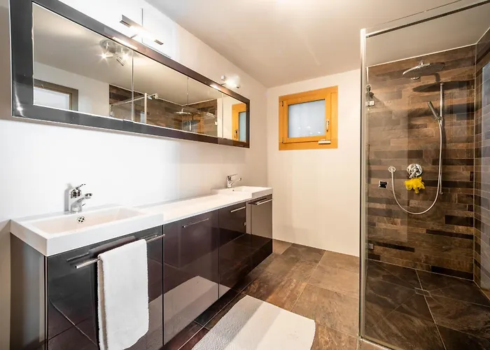 Laax Homes - Casa Canginas Apartamento